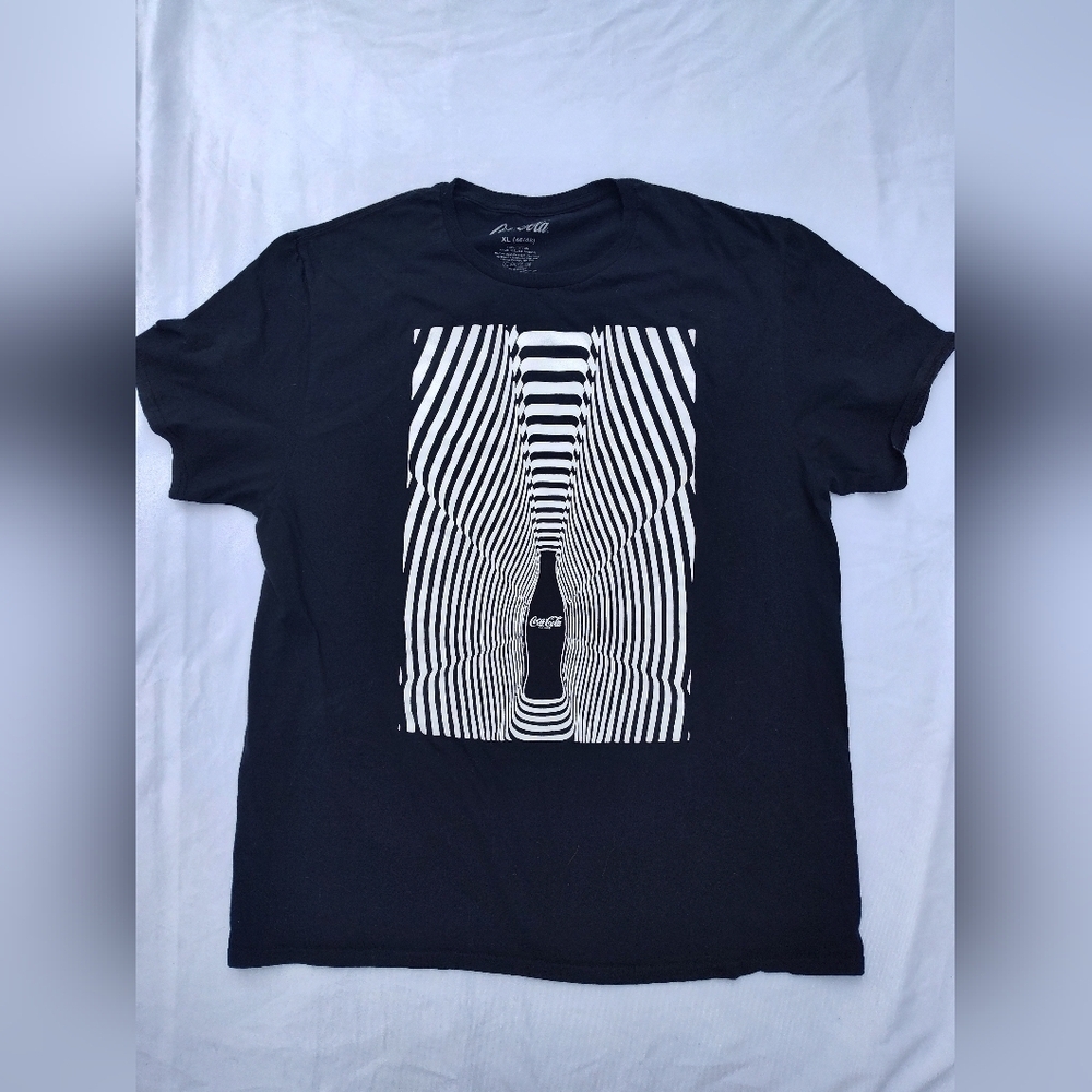 Vintage EUC Coca Cola Black and White Optical Illusion Graphic Tee UNISEX